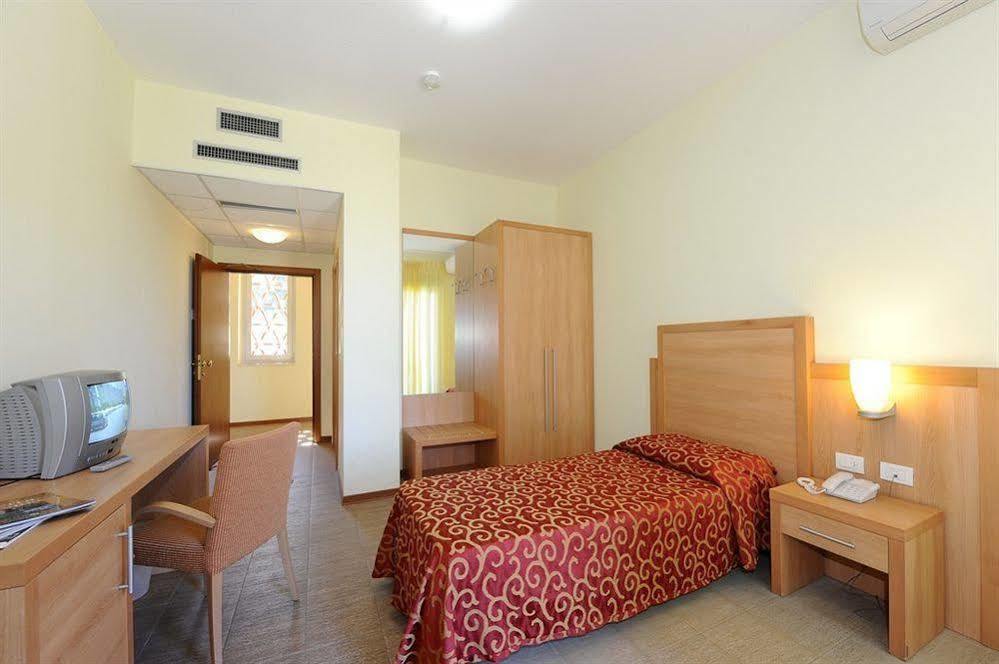 Hotel Foresteria Вольтерра Экстерьер фото